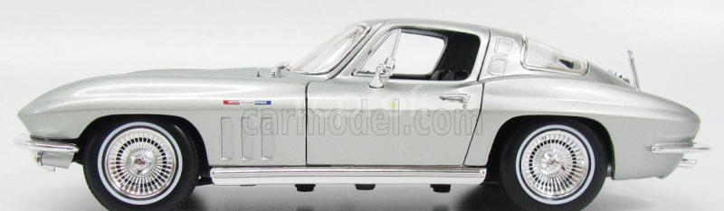 Maisto Chevrolet Corvette Coupe 2-door 1965 1:18 Silver
