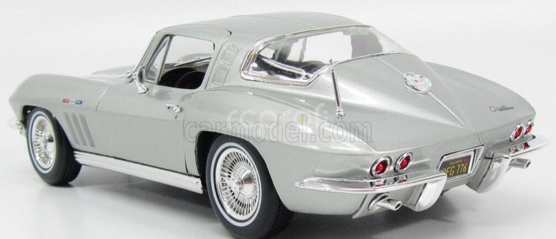 Maisto Chevrolet Corvette Coupe 2-door 1965 1:18 Silver