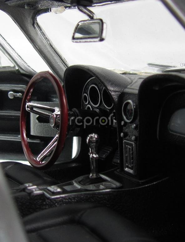 Maisto Chevrolet Corvette Coupe 2-door 1965 1:18 Silver