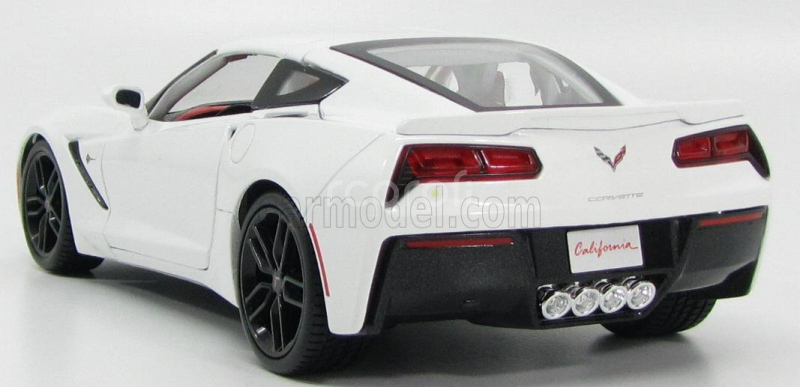 Maisto Chevrolet Corvette Z51 Coupe Stingray 2014 1:18 Bílá