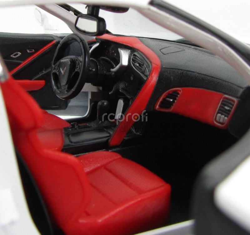 Maisto Chevrolet Corvette Z51 Coupe Stingray 2014 1:18 Bílá