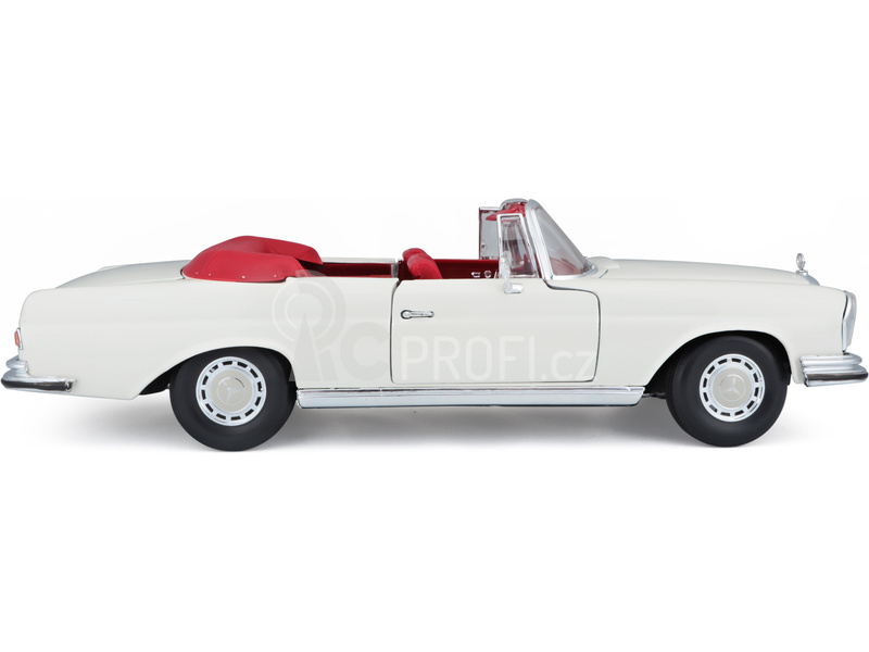 Maisto Mercedes-Benz 280SE Cabrio 1967 1:18 krémová