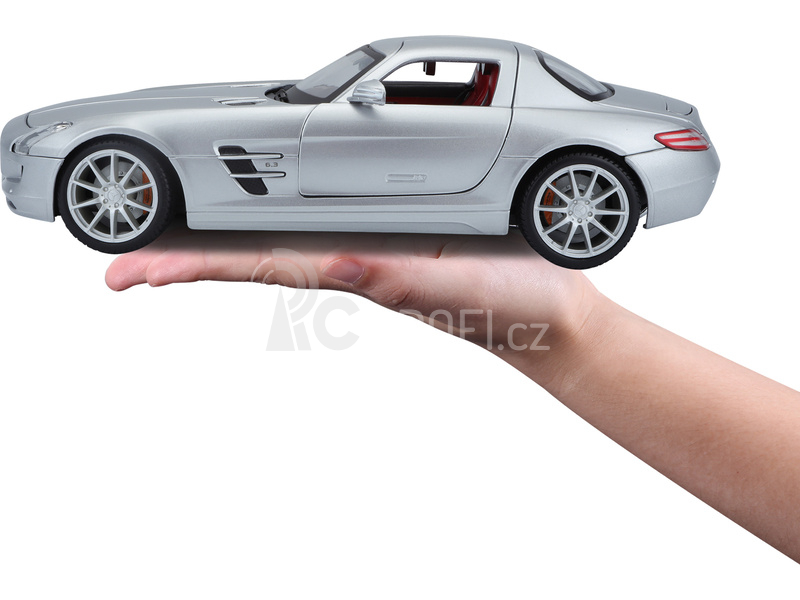 Maisto Mercedes-Benz SLS AMG 1:18 stříbrná