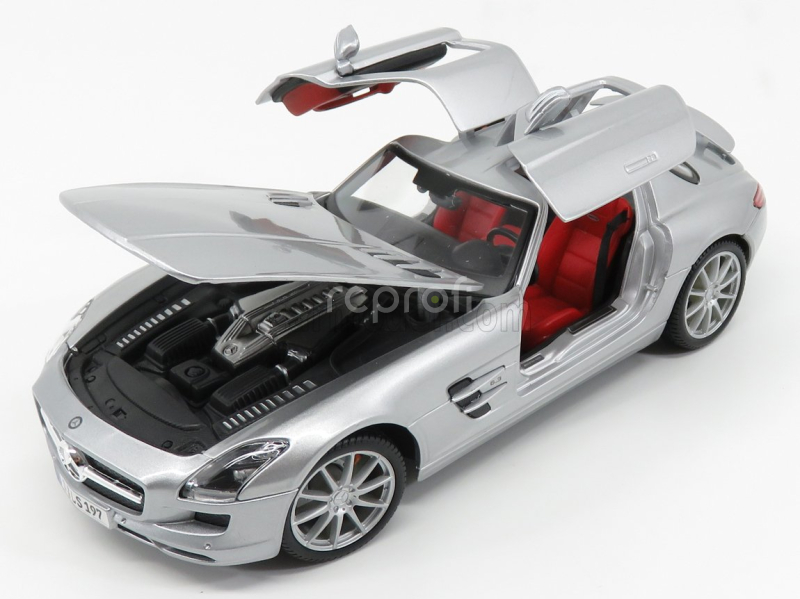 Maisto Mercedes benz Sls Coupe 6.3 Amg (c197) 2012 1:18 Silver