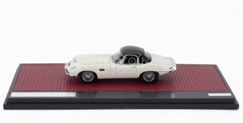 Matrix scale models Jaguar E-type Frua Roadster Closed 1964 1:43 Bílá