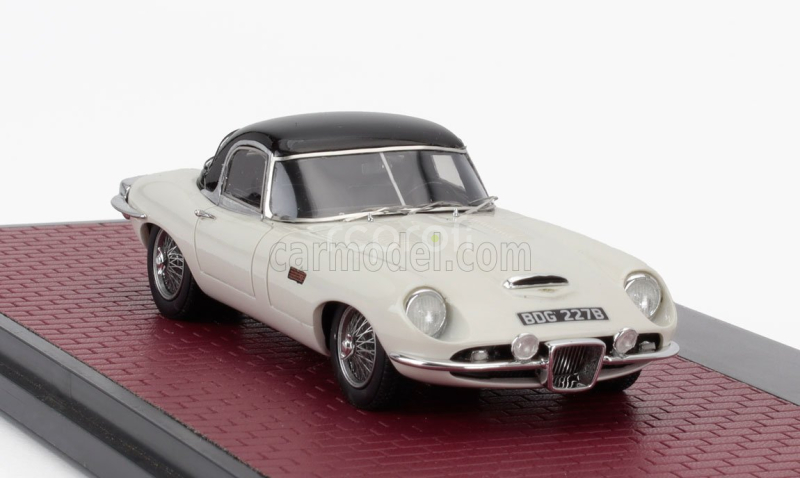 Matrix scale models Jaguar E-type Frua Roadster Closed 1964 1:43 Bílá