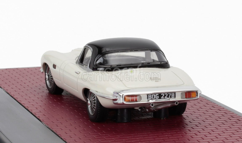 Matrix scale models Jaguar E-type Frua Roadster Closed 1964 1:43 Bílá