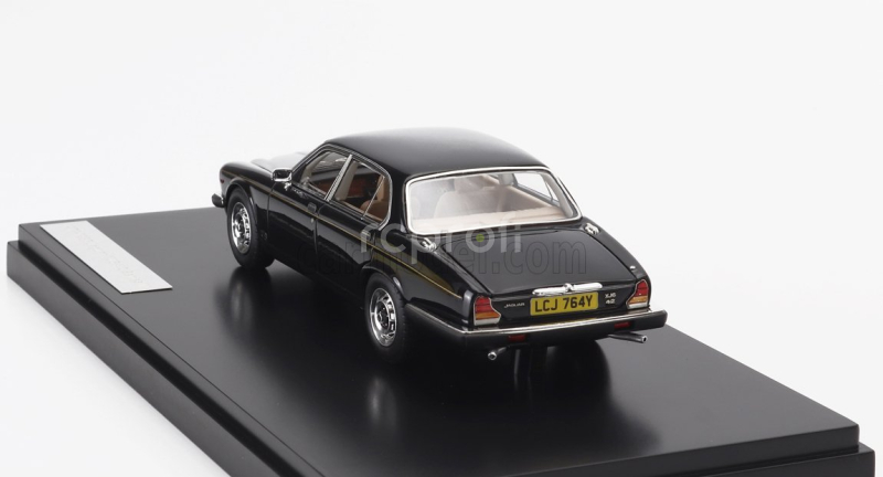 Matrix scale models Jaguar Xj6 Siii 4.2 1979 1:43 Black