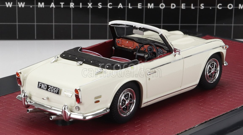 Matrix scale models Triumph Tr5 Cabriolet Open 1967 1:43 Bílá