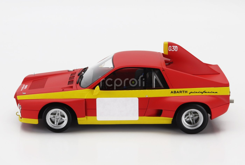 Maxima Abarth Se030 Pininfarina - Press 1974 1:18 Matná Červená Žlutá