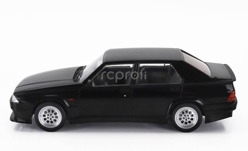 Mcg Alfa romeo 75 Turbo Evoluzione 1987 1:18 Black