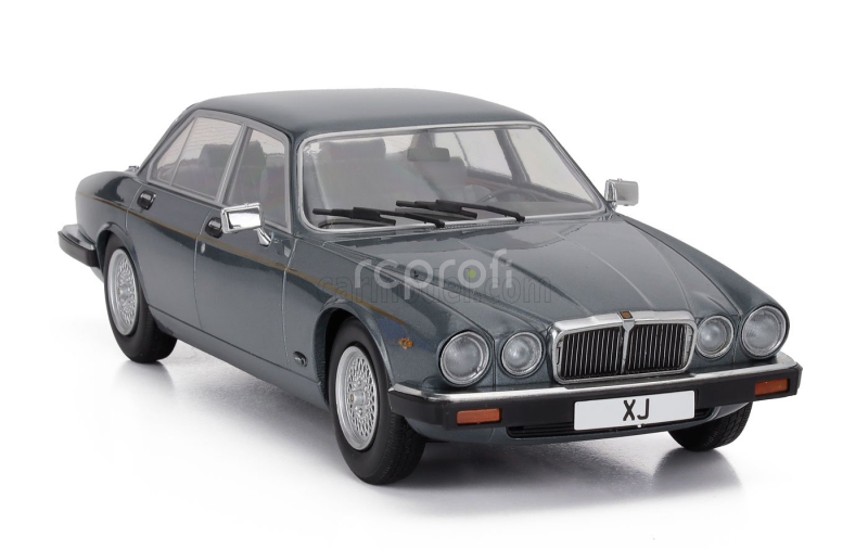 Mcg Jaguar Xj Siii 1979 1:18 Tmavě Šedá