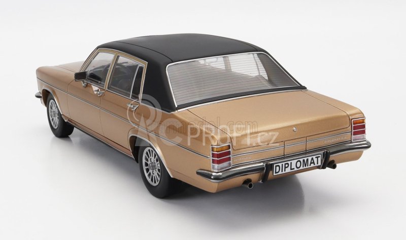 Mcg Opel Diplomat B 1972 1:18 Zlatá Černá