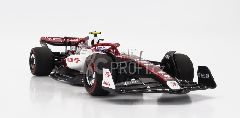 Minichamps Alfa romeo F1 C42 Team Orlen Racing N 24 1:18, bíločervená