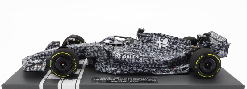 Minichamps Alfa romeo F1  C42 Team Orlen Racing N 24 Test Barcelona 2022 Guanyu Zhou 1:18 Černá Bílá