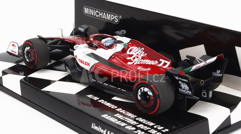 Minichamps Alfa romeo F1 C42 Team Orlen Racing N 77 1:43, bíločervená