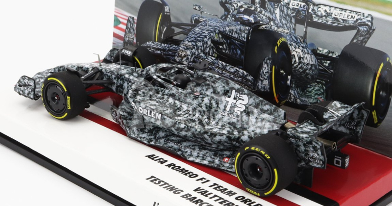 Minichamps Alfa romeo F1 C42 Team Orlen Racing N 77 1:43, bíločerná
