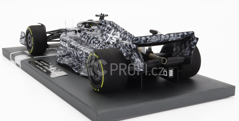 Minichamps Alfa romeo F1 C42 Team Orlen Racing N 88 1:18, bíločerná