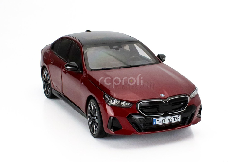 Minichamps BMW 5-series I5 M50 (g60) 2023 1:18 Rosso Fuoco - Červený Met