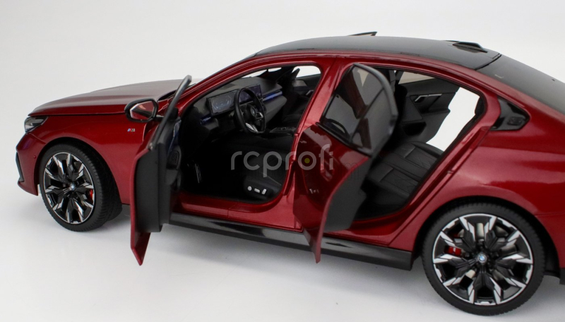 Minichamps BMW 5-series I5 M50 (g60) 2023 1:18 Rosso Fuoco - Červený Met