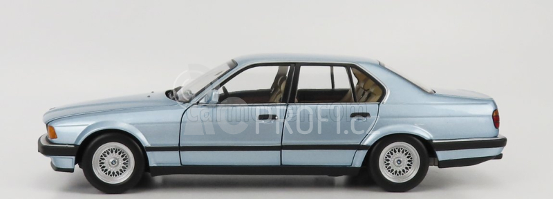 Minichamps BMW 7-series 730i (e32) 1986 1:18 Světle Modrá Met