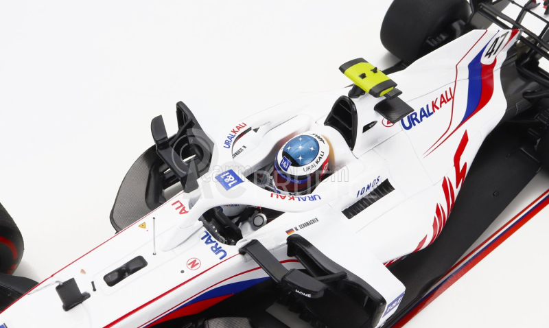 Minichamps Haas F1 Vf-21 Ferrari 065/6 Team Uralkali N 47 1:18, bílá