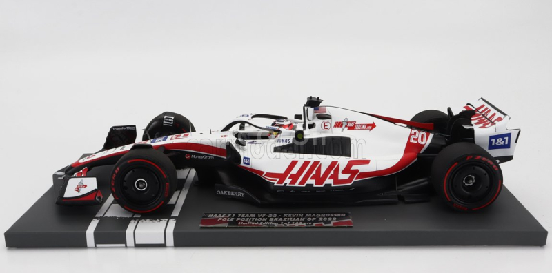 Minichamps Haas F1  Vf-22 Team Haas N 20 Pole Position Brazilian Gp 2022 Kevin Magnussen 1:18 Bílá Černá Červená