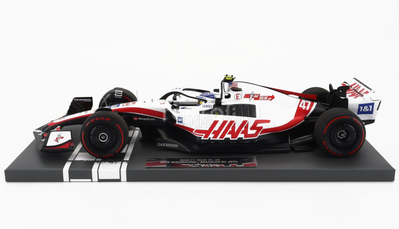 Minichamps Haas F1  Vf-22 Team Haas N 47 Brazilian Gp 2022 Mick Schumacher 1:18 Bílá Černá Červená