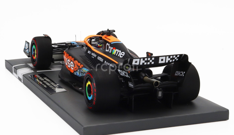 Minichamps Mclaren F1  Mcl36 Team Mclaren N 28 Test Abu Dhabi 2022 Oscar Piastri 1:18 Oranžová Světle Modrá