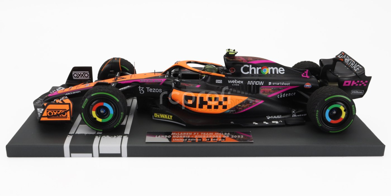 Minichamps Mclaren F1  Mcl36 Team Mclaren N 4 Singapore Gp 2022 Lando Norris 1:18 Oranžová Světle Modrá