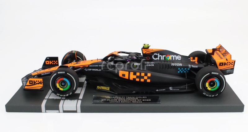 Minichamps Mclaren F1  Mcl60 Team Mclaren N 4 2nd Singapore Gp 2023 Lando Norris 1:18 Oranžová Modrá Černá