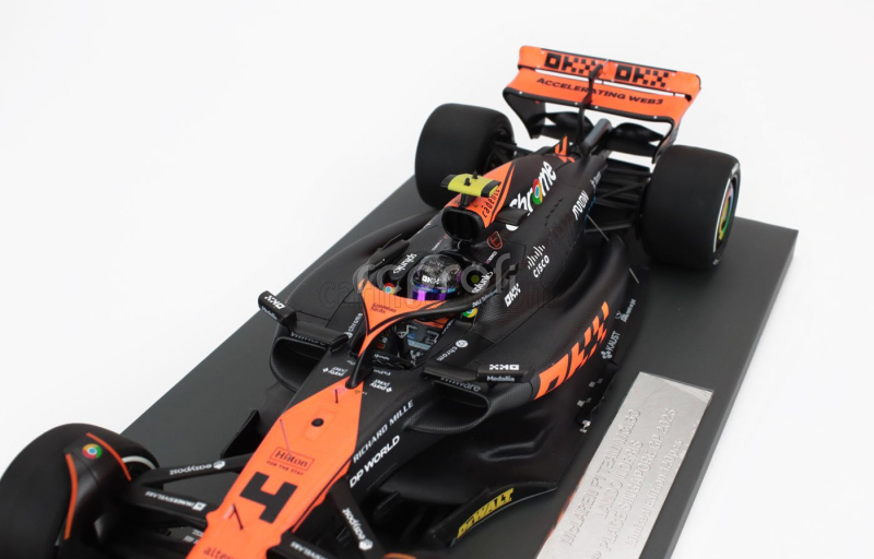 Minichamps Mclaren F1  Mcl60 Team Mclaren N 4 2nd Singapore Gp 2023 Lando Norris 1:18 Oranžová Modrá Černá
