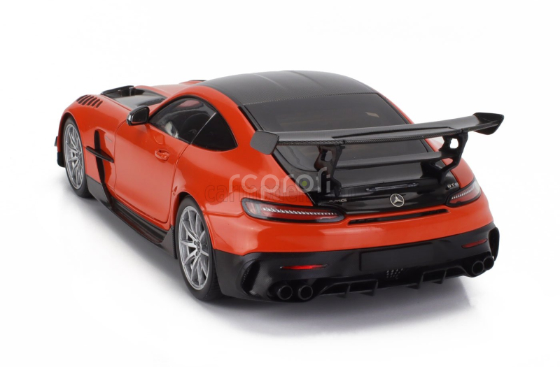 Minichamps Mercedes benz Amg Gt V8 Black Series 2021 1:18 Oranžová Černá
