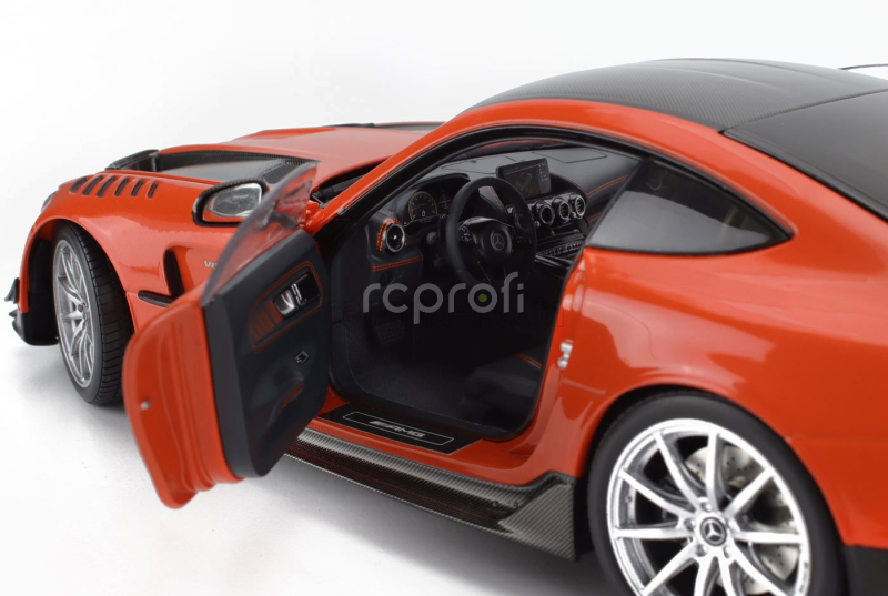 Minichamps Mercedes benz Amg Gt V8 Black Series 2021 1:18 Oranžová Černá