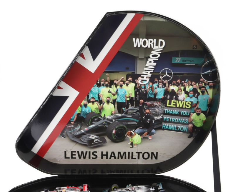 Minichamps Mercedes gp F1  Set 7x Lewis Hamilton World Champion - Mclaren Mp4/23 N 22 2008 - W05 Amg Petronas N 44 2014 - W06 Amg Petronas N 44 2015 - W08 N 44 2017 - W09 N 44 2018 - W10 N 44 2019 - W11 N 44 2020 1:43 Stříbrná Černá