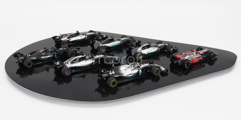 Minichamps Mercedes gp F1  Set 7x Lewis Hamilton World Champion - Mclaren Mp4/23 N 22 2008 - W05 Amg Petronas N 44 2014 - W06 Amg Petronas N 44 2015 - W08 N 44 2017 - W09 N 44 2018 - W10 N 44 2019 - W11 N 44 2020 1:43 Stříbrná Černá