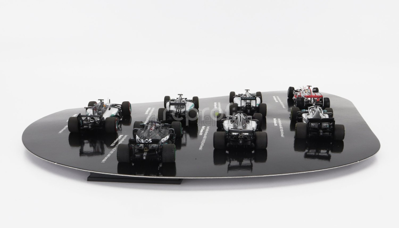 Minichamps Mercedes gp F1  Set 7x Lewis Hamilton World Champion - Mclaren Mp4/23 N 22 2008 - W05 Amg Petronas N 44 2014 - W06 Amg Petronas N 44 2015 - W08 N 44 2017 - W09 N 44 2018 - W10 N 44 2019 - W11 N 44 2020 1:43 Stříbrná Černá