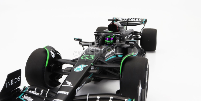 Minichamps Mercedes gp F1 W14 Team Mercedes-amg Petronas Formula One N 63 Season 2023 George Russell 1:18 Matt Black