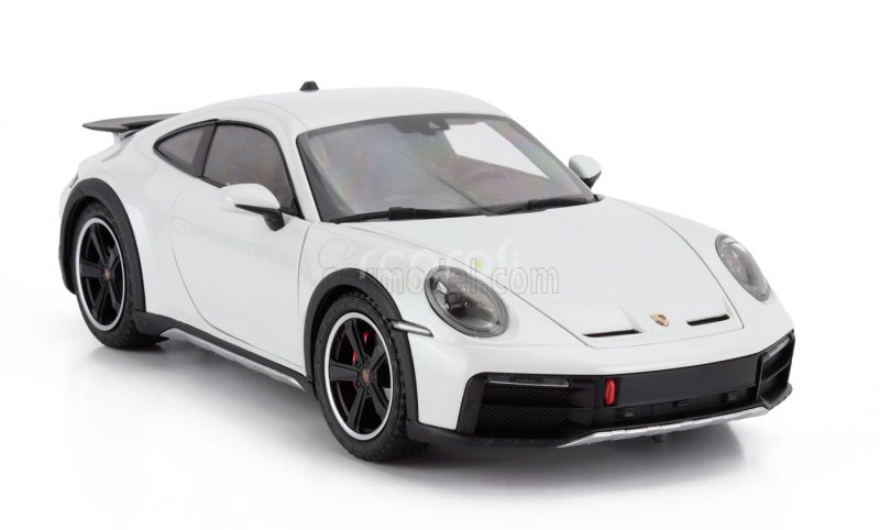 Minichamps Porsche 911 992 Dakar Coupe 2022 1:18 Světle Šedá