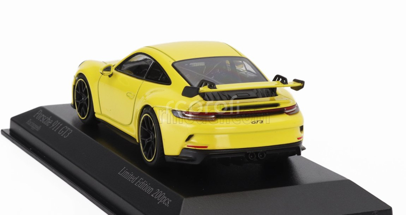 Minichamps Porsche 911 992 Gt3 Coupe 2020 - Black Rims 1:43 Žlutá