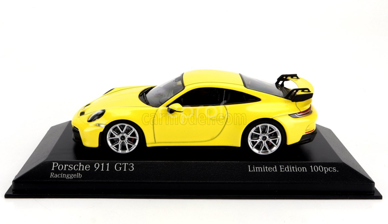 Minichamps Porsche 911 992 Gt3 Coupe 2020 - Silver Rims 1:43 Žlutá