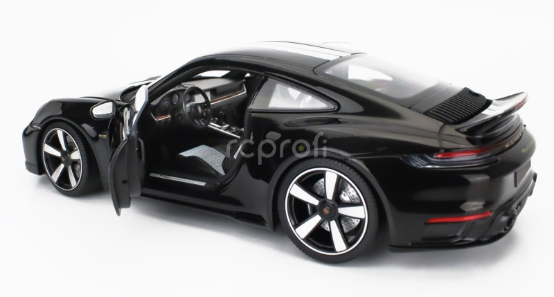 Minichamps Porsche 911 992 Sport Classic Coupe 2022 1:18 Black