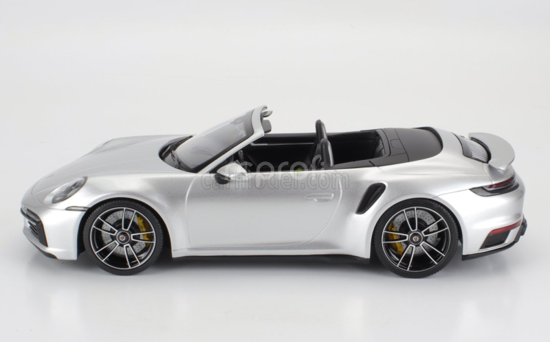 Minichamps Porsche 911 992 Turbo S Cabriolet Open 2020 1:18 Silver