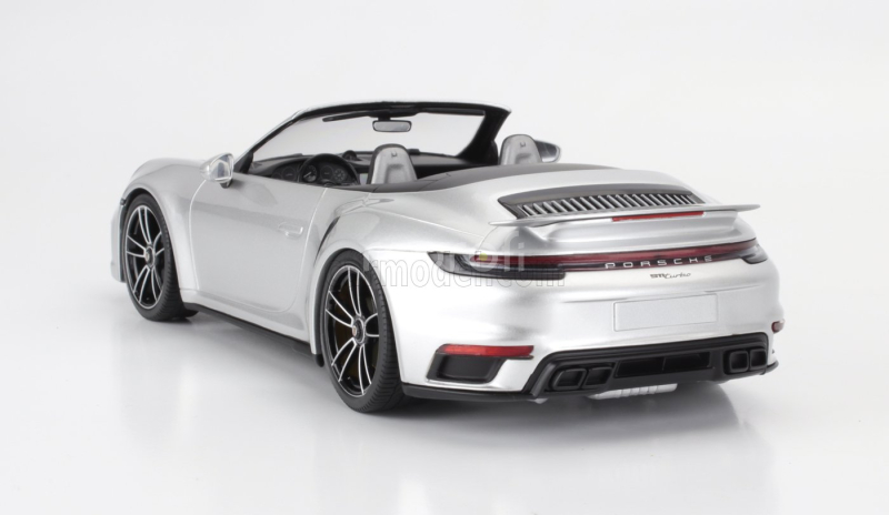 Minichamps Porsche 911 992 Turbo S Cabriolet Open 2020 1:18 Silver
