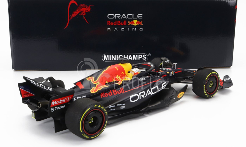 Minichamps Red bull F1 Rb18 Team Oracle Red Bull Racing N 1 1:18, tmavě modrá