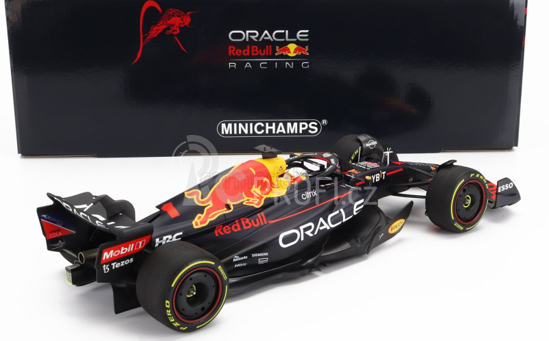 Minichamps Red bull F1 Rb18 Team Oracle Red Bull Racing N 1 1:18, tmavě modrá