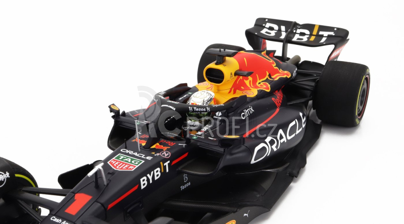 Minichamps Red bull F1 Rb18 Team Oracle Red Bull Racing N 1 1:18, tmavě modrá
