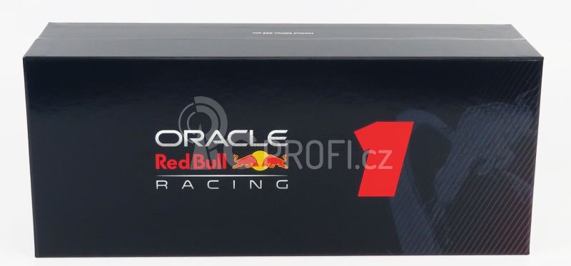 Minichamps Red bull F1 Rb18 Team Oracle Red Bull Racing N 1 1:18, tmavě modrá