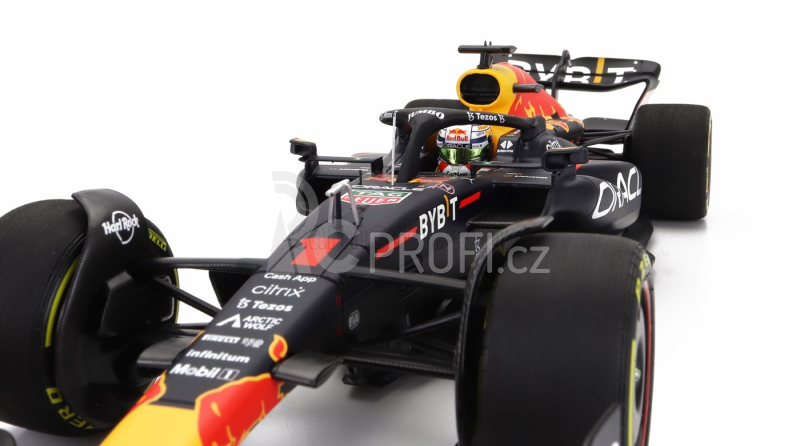 Minichamps Red bull F1 Rb18 Team Oracle Red Bull Racing N 1 1:18, tmavě modrá
