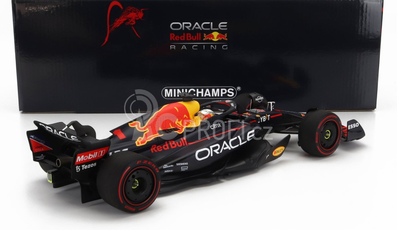 Minichamps Red bull F1 Rb18 Team Oracle Red Bull Racing N 1 1:18, tmavě modrá